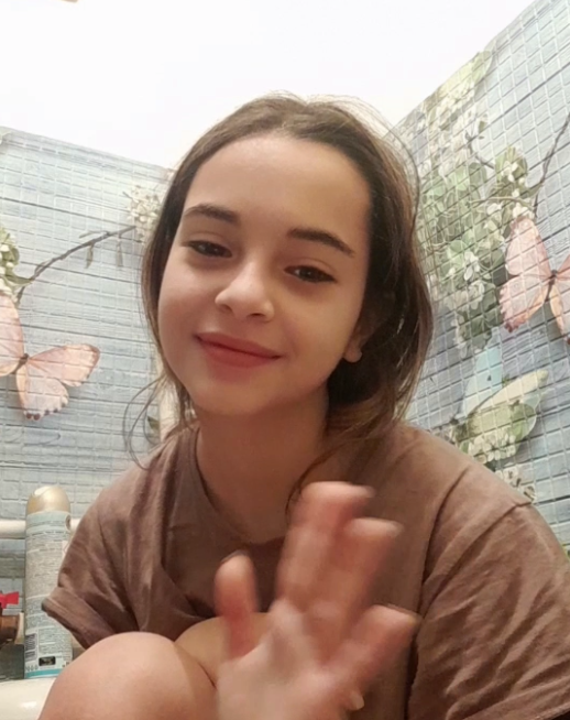 beautiful girl masturbating live thumbnail