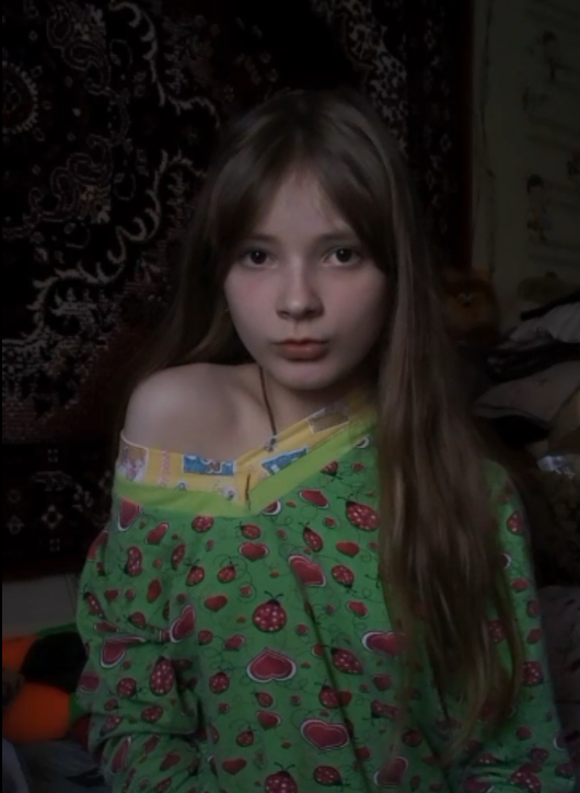 beautiful girl masturbating on camera thumbnail