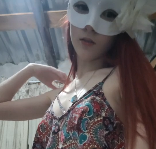 beautiful redhead showing herself on camera thumbnail